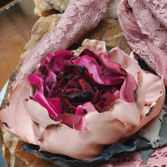 Designer Concept Jewelry Upcycled Vintage Lace Jabot Large Velvet Rose Avangard - Picture 4 of 15